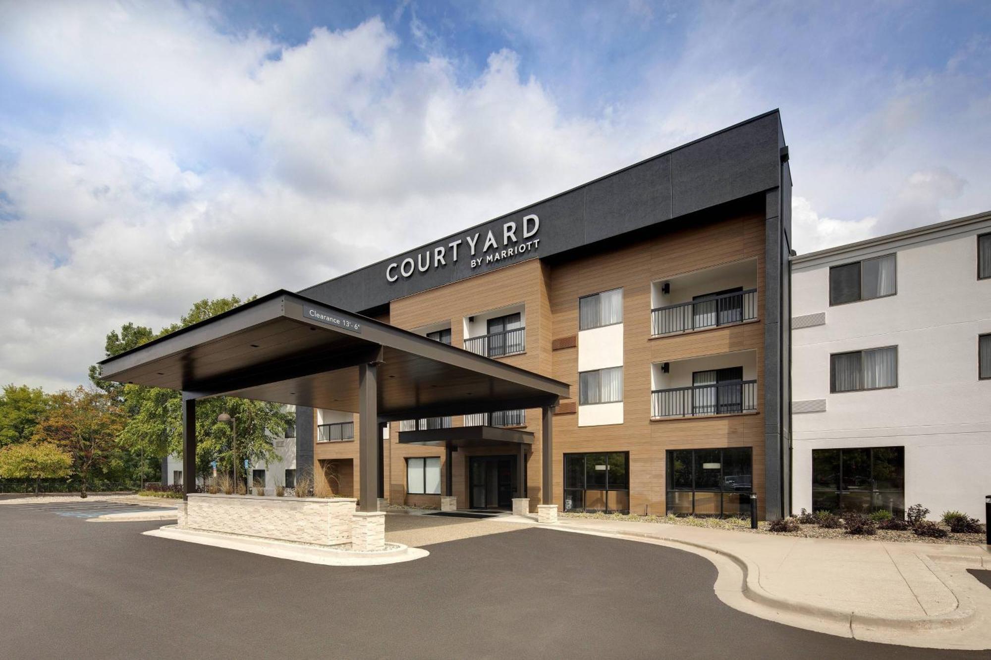 Hotel Courtyard Grand Rapids Airport Exteriér fotografie
